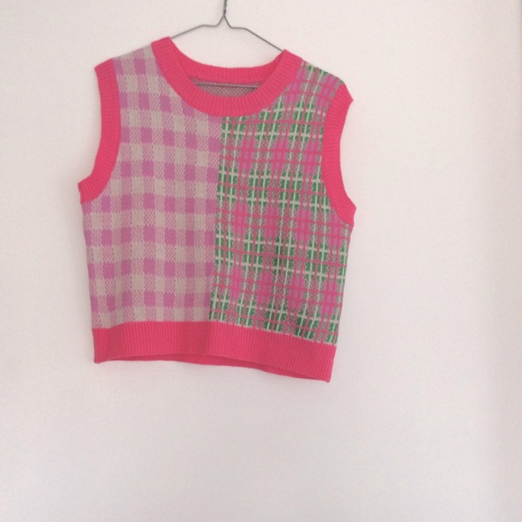 Knit Vest in size medium( 2 for 30) - Picture 4 of 7